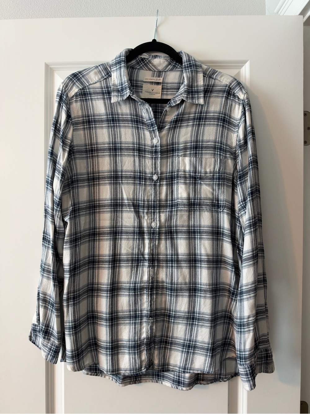 Women's XL White and Navy Plaid Button-Up Shirt